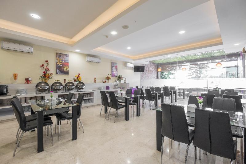 נקסר Vaccinated Staff - Capital O 454 Raising Hotel מראה חיצוני תמונה